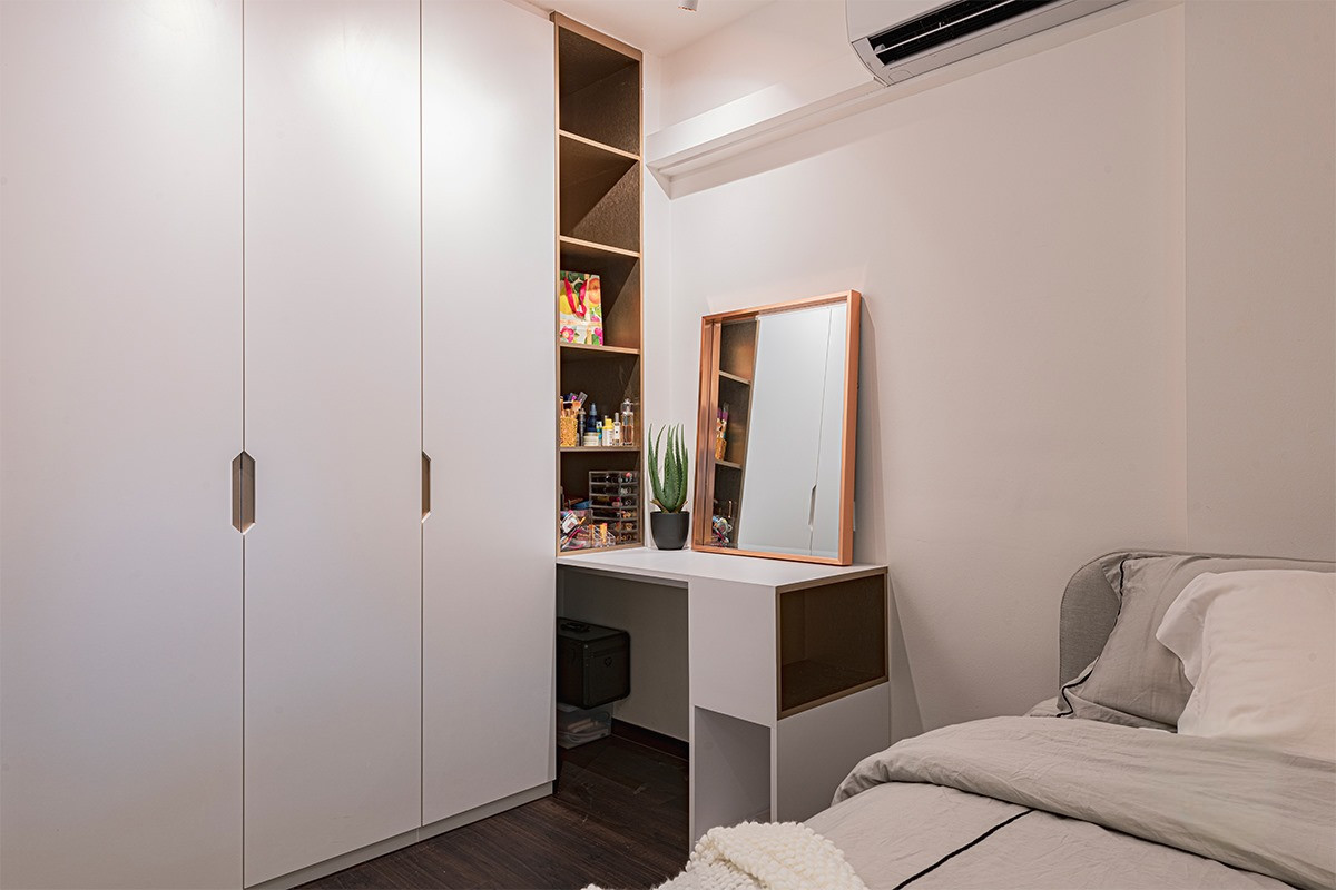 13 Different Ways to Combine Your Dressing Table and Wardrobe Renovation Singapore